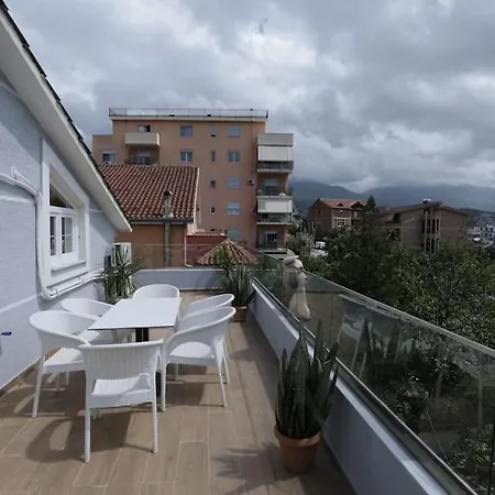 At Lila Διαμέρισμα *